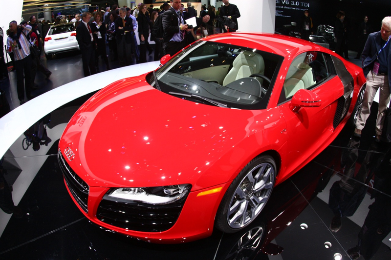 Illustration for article titled Audi R8 5.2 FSI Makes Live Detroit Debut